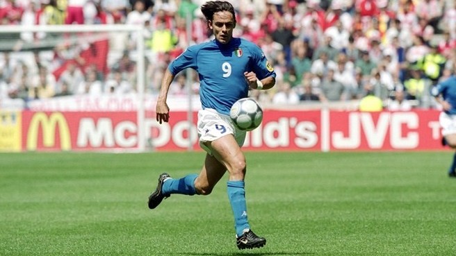 Filippo Inzaghi lập công trong chiến thắng 2 - 1 của Italia trước Thổ Nhỹ Kì ở vòng bảng